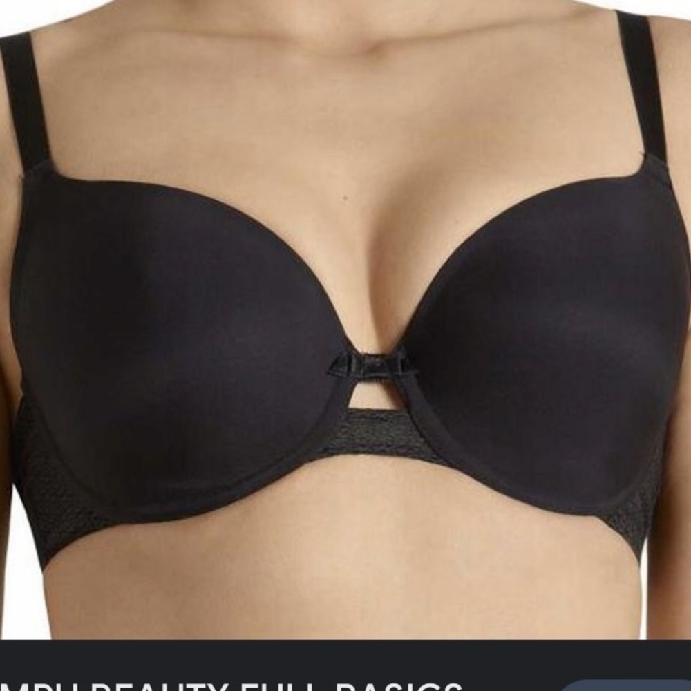 Triumph Beauty Full Basics WP  black bra size 34DDD NWT